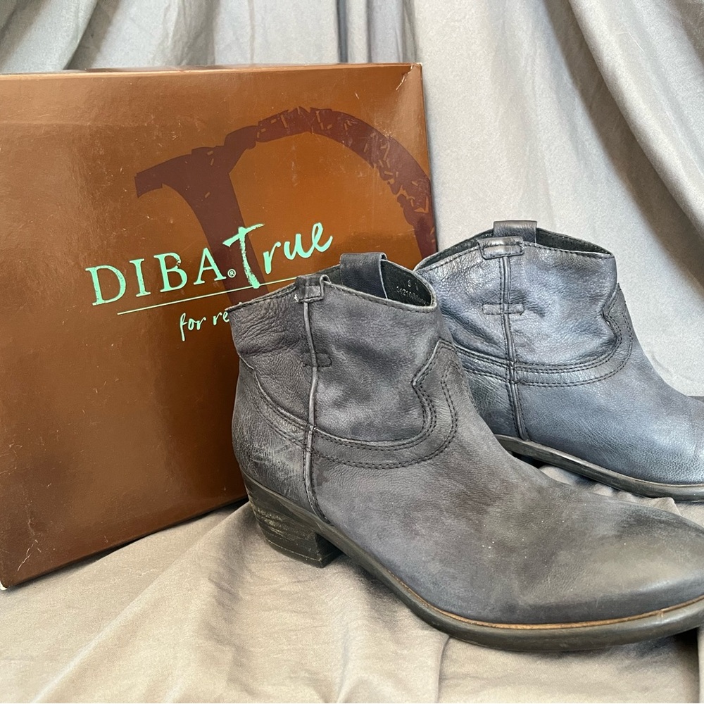 Diba True Moon River Grey Leather Boots 8